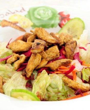 Tavuklıu Salata