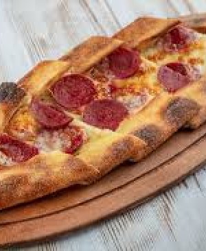 Sucuklu Kaşarlı Pide